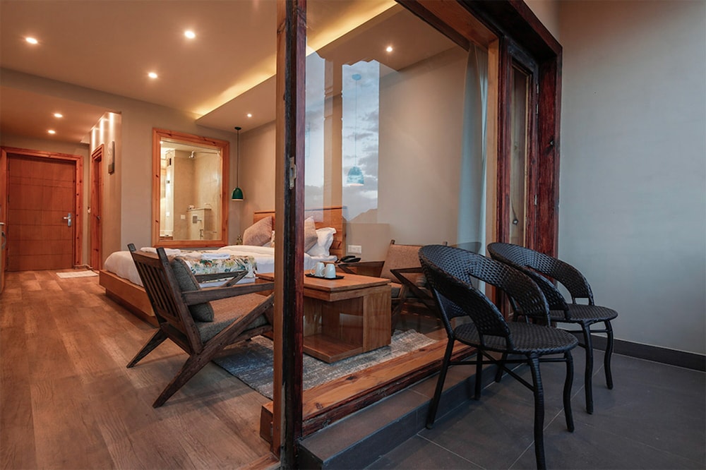 Premium Room - Photo 8