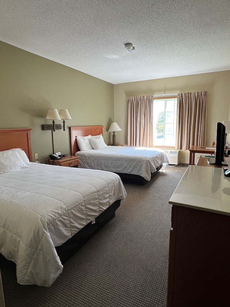 Room, 2 Queen Beds photo 1