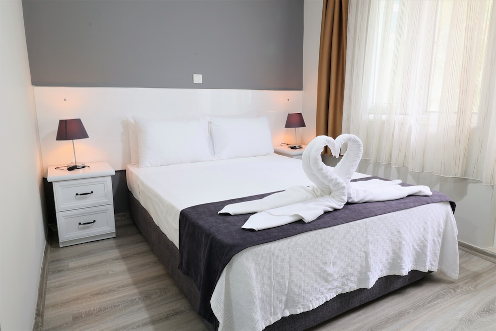 ECONOMY HOTEL ROOM / Max 2 persons