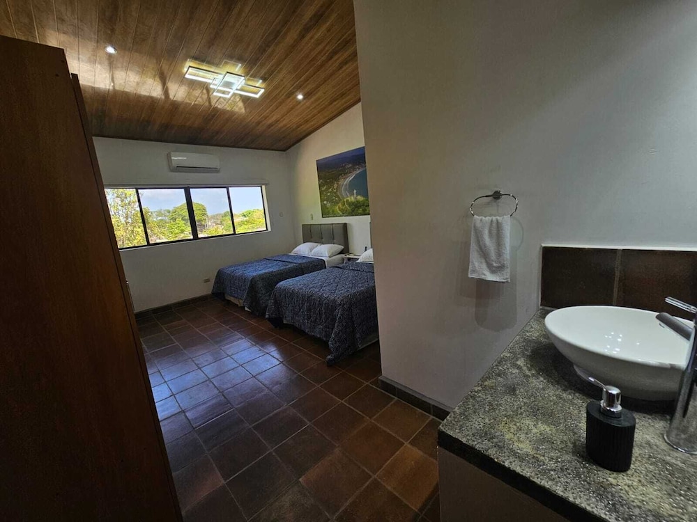 Family Quadruple Room, Air conditioning, Mountain View photo 2