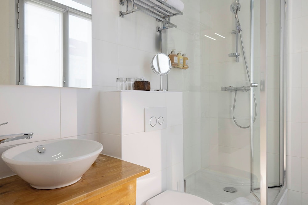 Superior Double Room Single Use - Photo 7