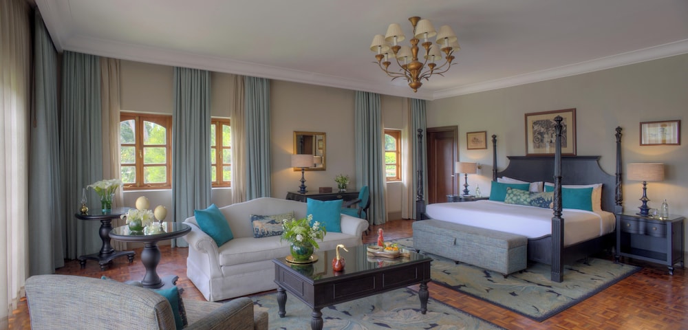 Junior Suite, 1 King Bed (Manor) - Photo 2