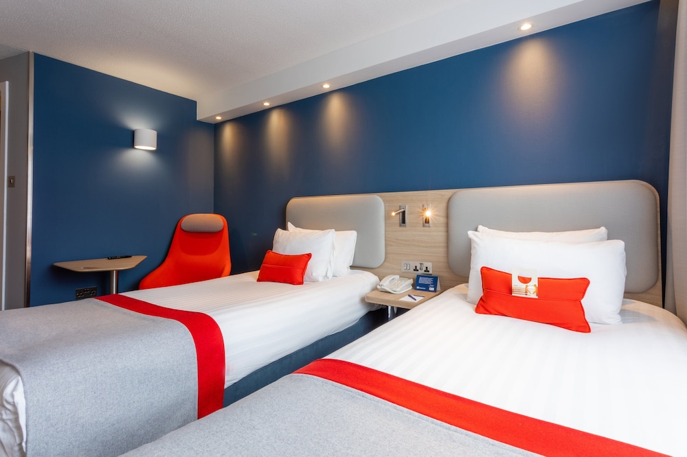 Standard Room, 2 Twin Beds (with Free Hot Breakfast) - Photo 6