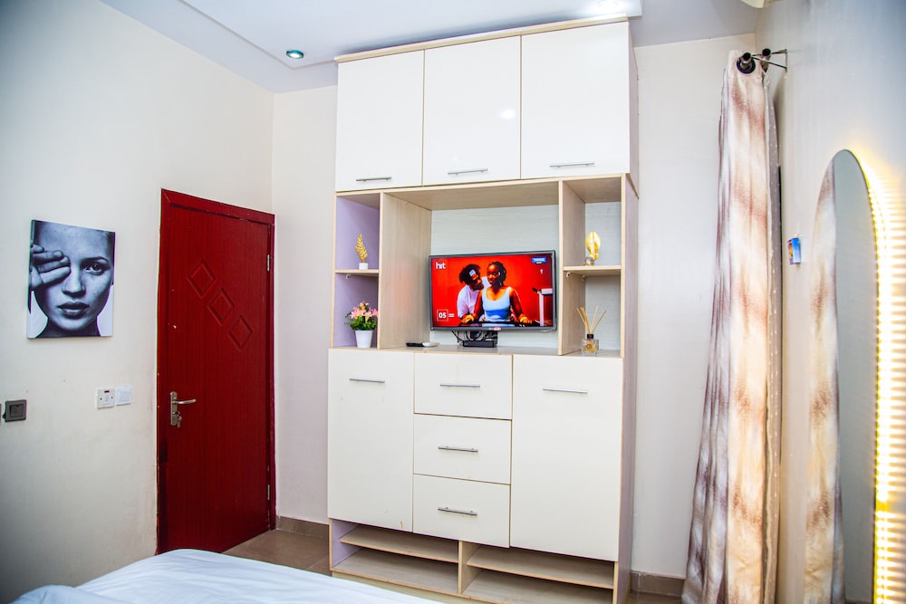 Luxury Apartment photo 2