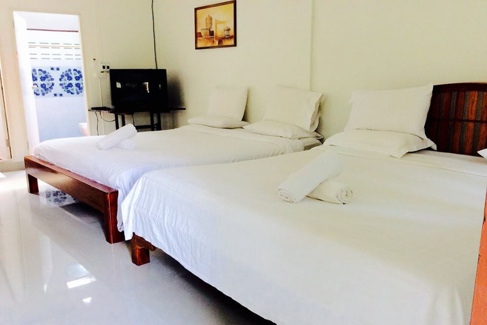 Triple Room (1s-2s) photo 1