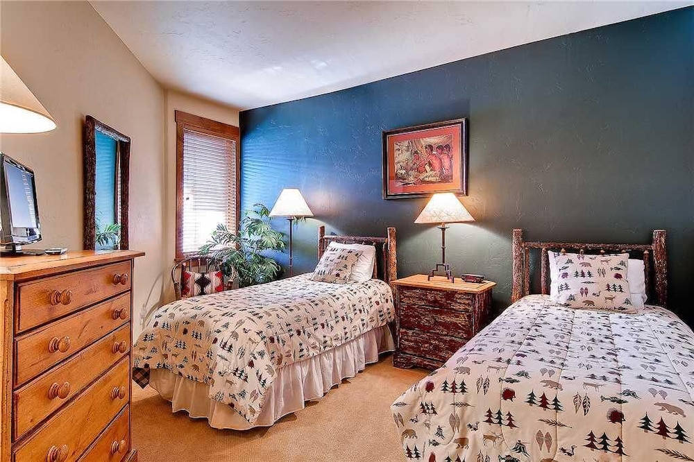 Condo, Multiple Beds (2301 Timberline Lodge, Trappeur's Cro) photo 2