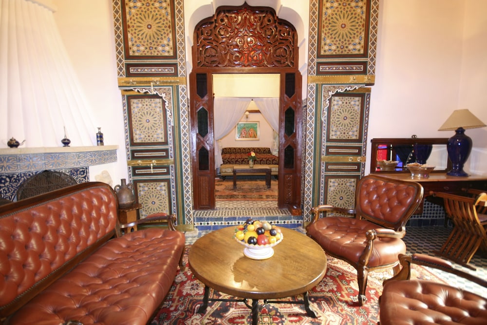 Royal Suite, Courtyard View - Photo 8