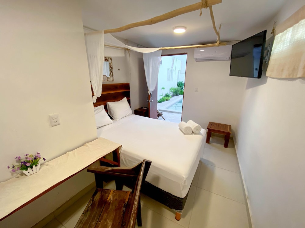 Quarto Duplo Básico, 1 Cama de Casal (F3)