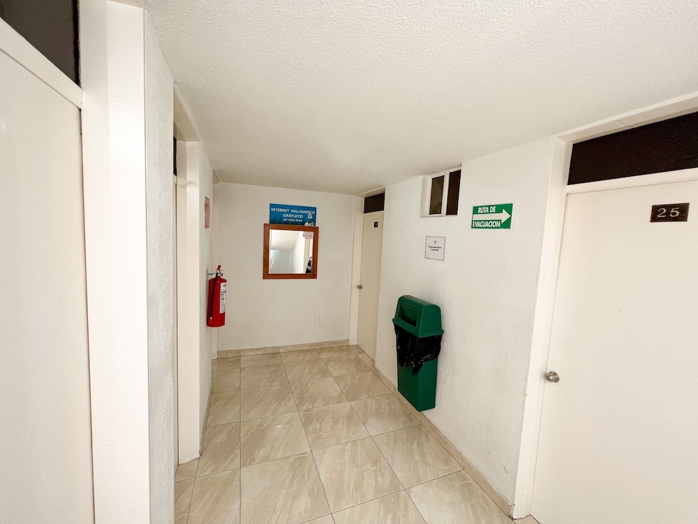 Basic Room photo 3