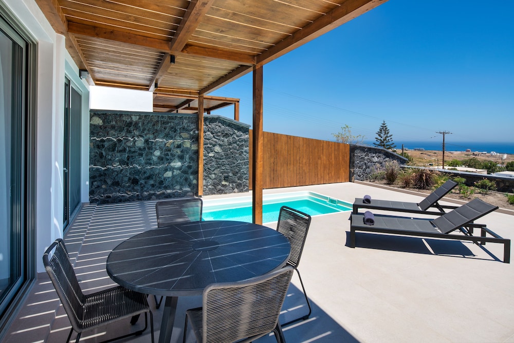 Villa S outdoor plunge pool
