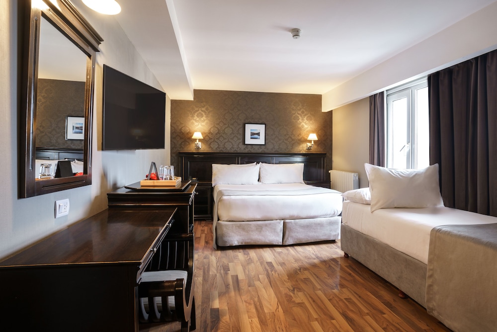 Luxury Triple Room