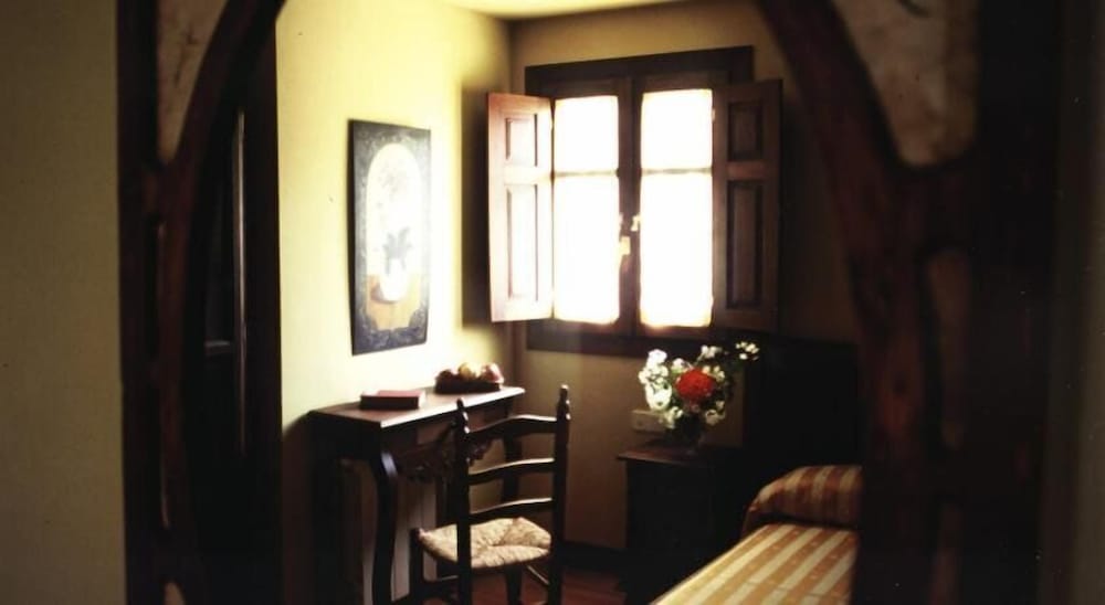 Basic Double Room photo 2