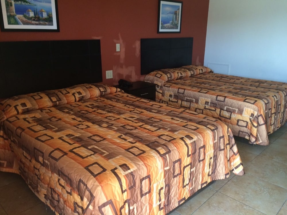 Standard Room, 2 Double Beds photo 1