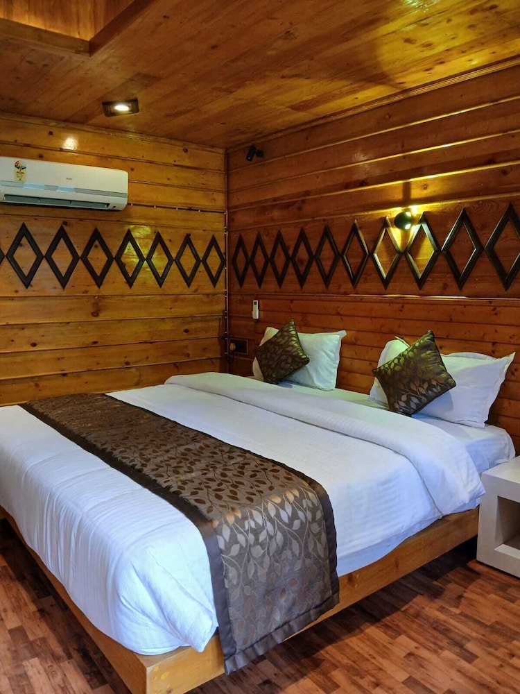 Honeymoon Tree House photo 2