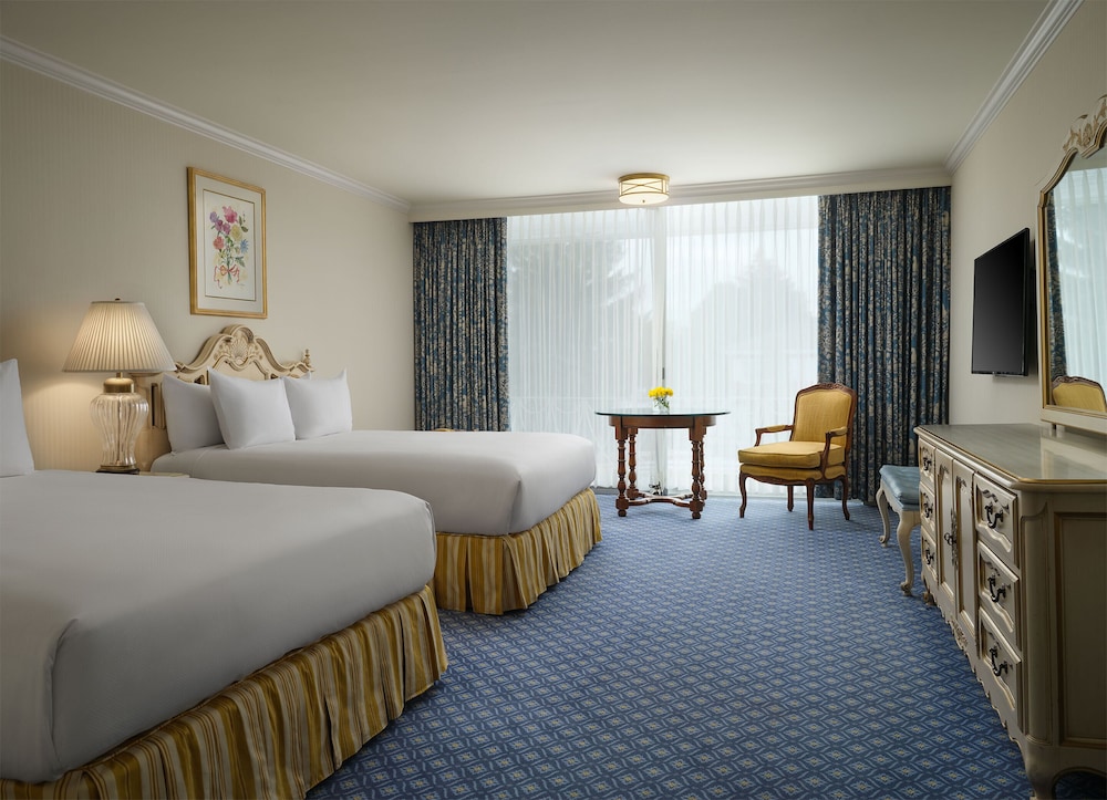 Deluxe Room, 2 Queen Beds photo 1