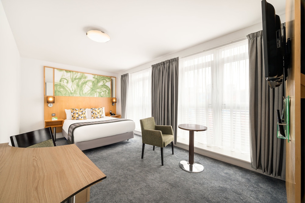 Standard Room, 1 Double Bed, Accessible - Photo 4