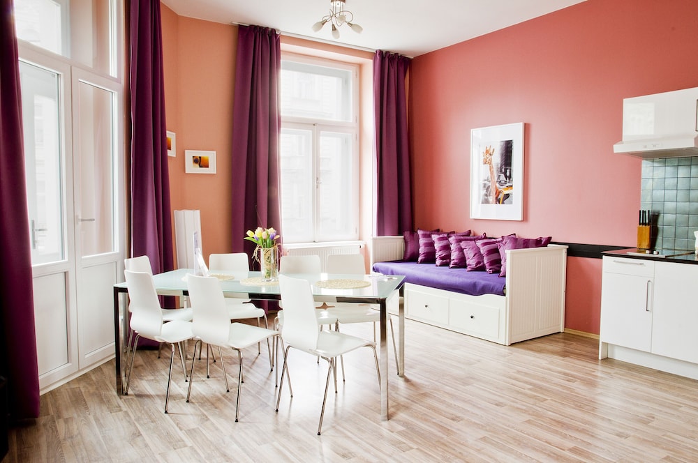 Family Apartment - Photo 17