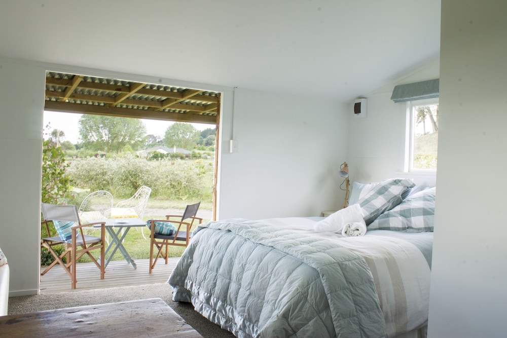 Gorgeous Romantic Countryside Cottage photo 1