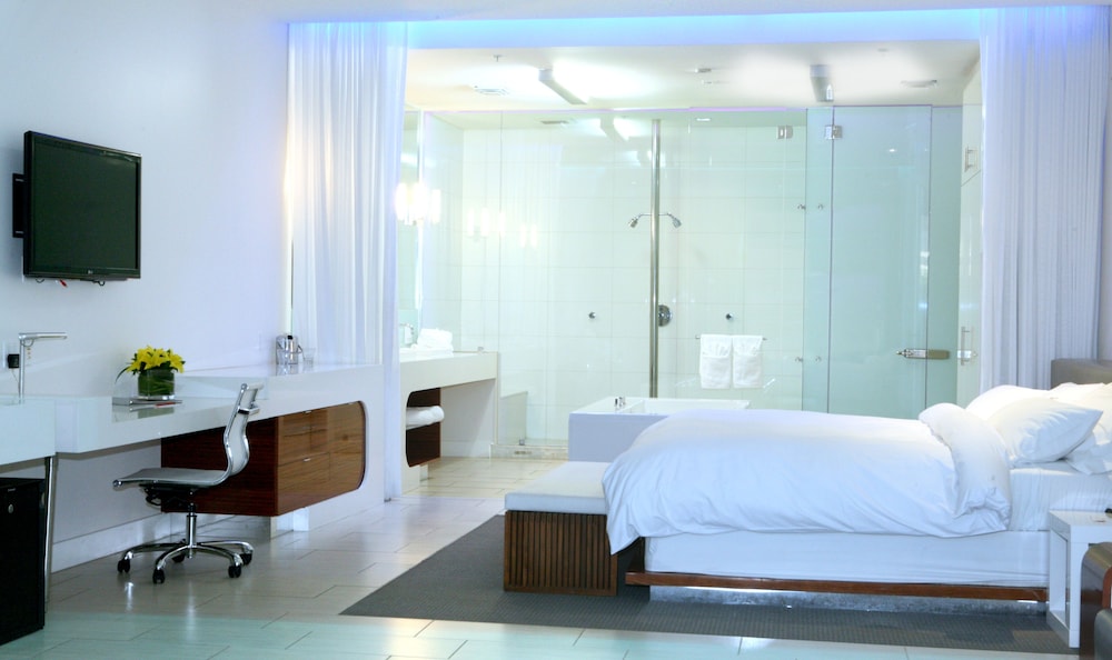 Suite, 1 King Bed (Inferno) - Photo 2
