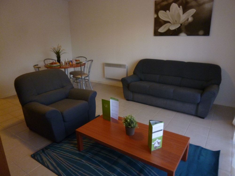 Apartment photo 2