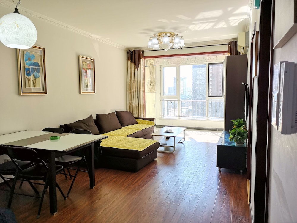 City Apartment, 2 Bedrooms (Chinese Citizen Only) photo 2