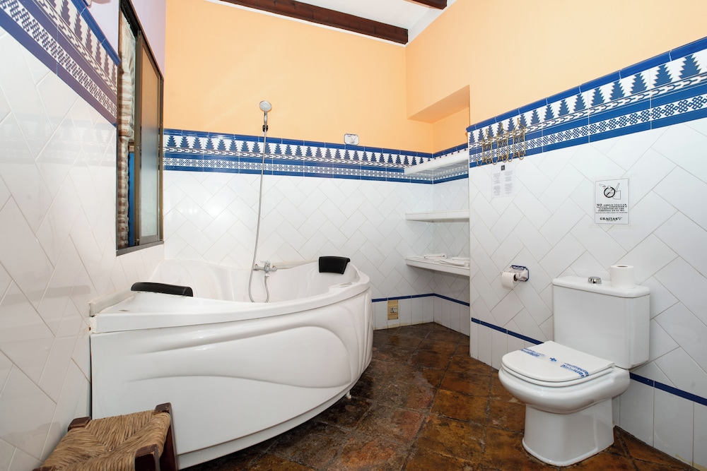 Superior Double Room Ensuite - Photo 4