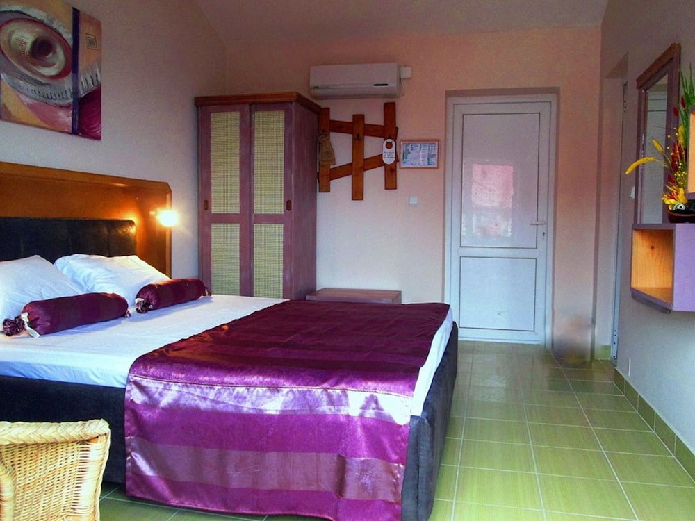 Design Double Room, Balcony, Courtyard View photo 2