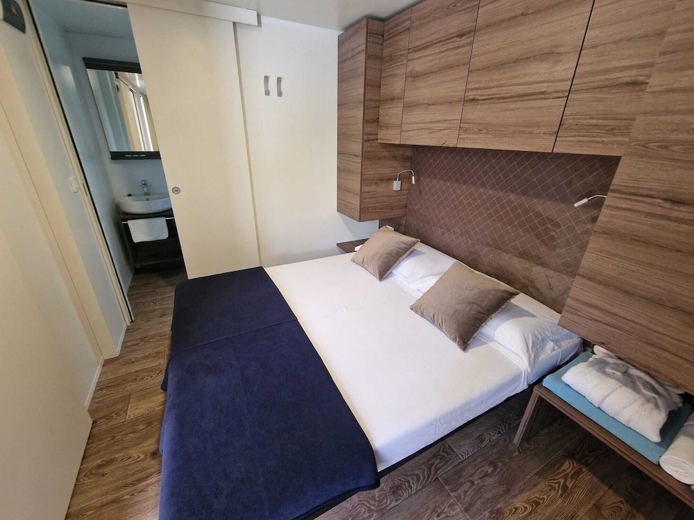 Deluxe Mobile Home