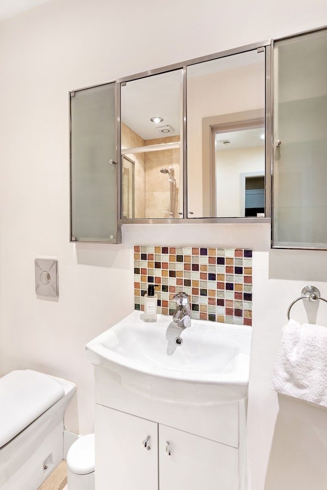 Deluxe Apartment, Ensuite, City View (2 Bed) - Photo 1
