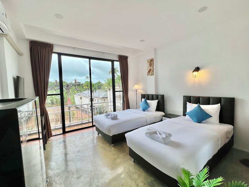 Twin Room, Balcony