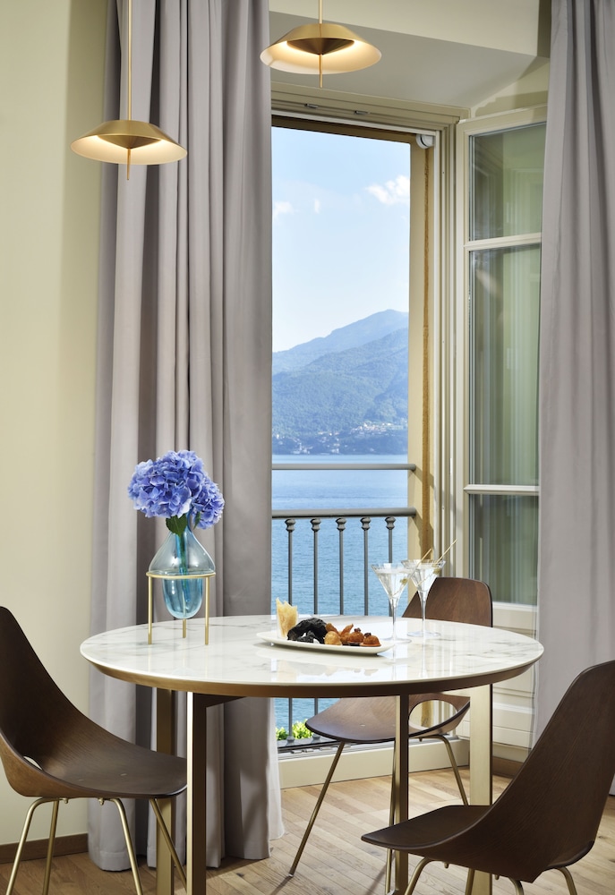 Suite, Lake View - Photo 6