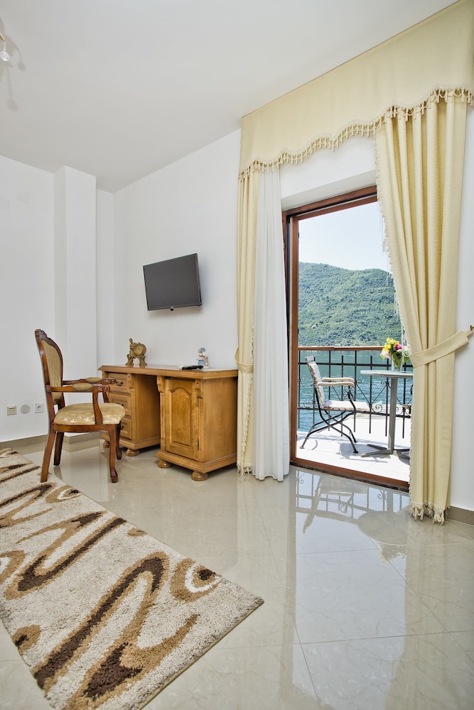 Deluxe Double Room, Sea View photo 3