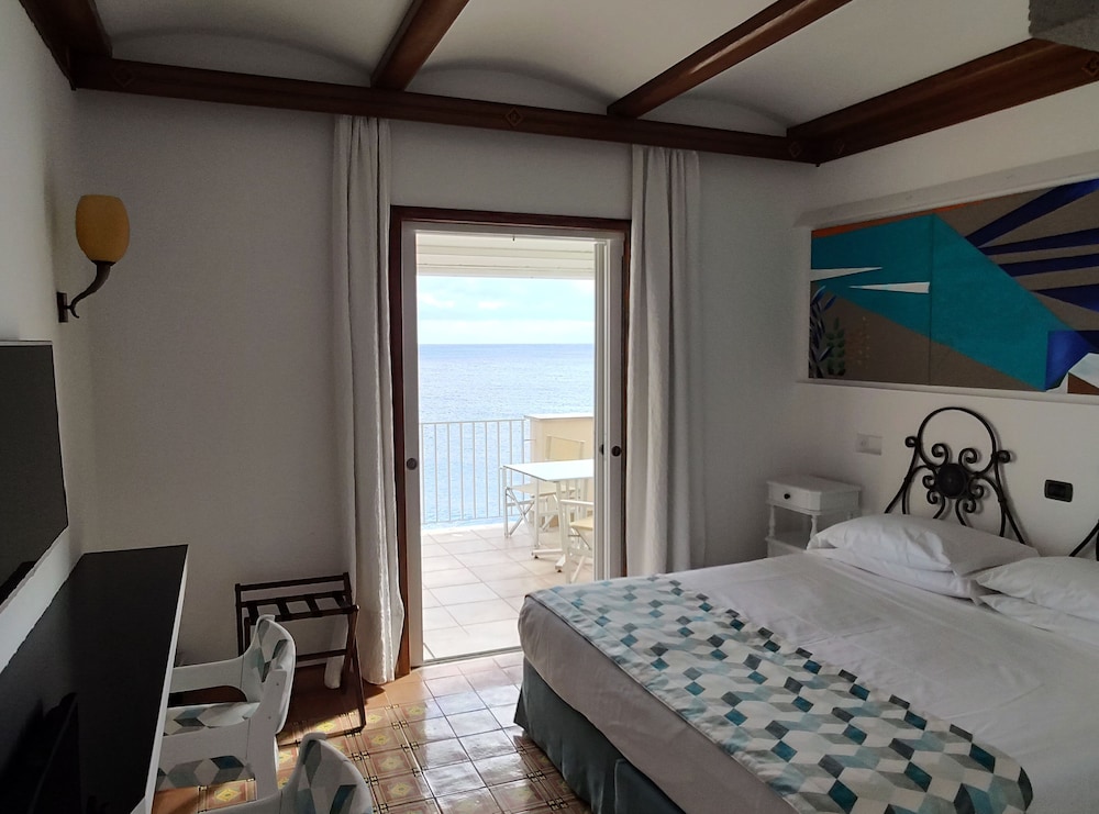 Suite, Sea View photo 3