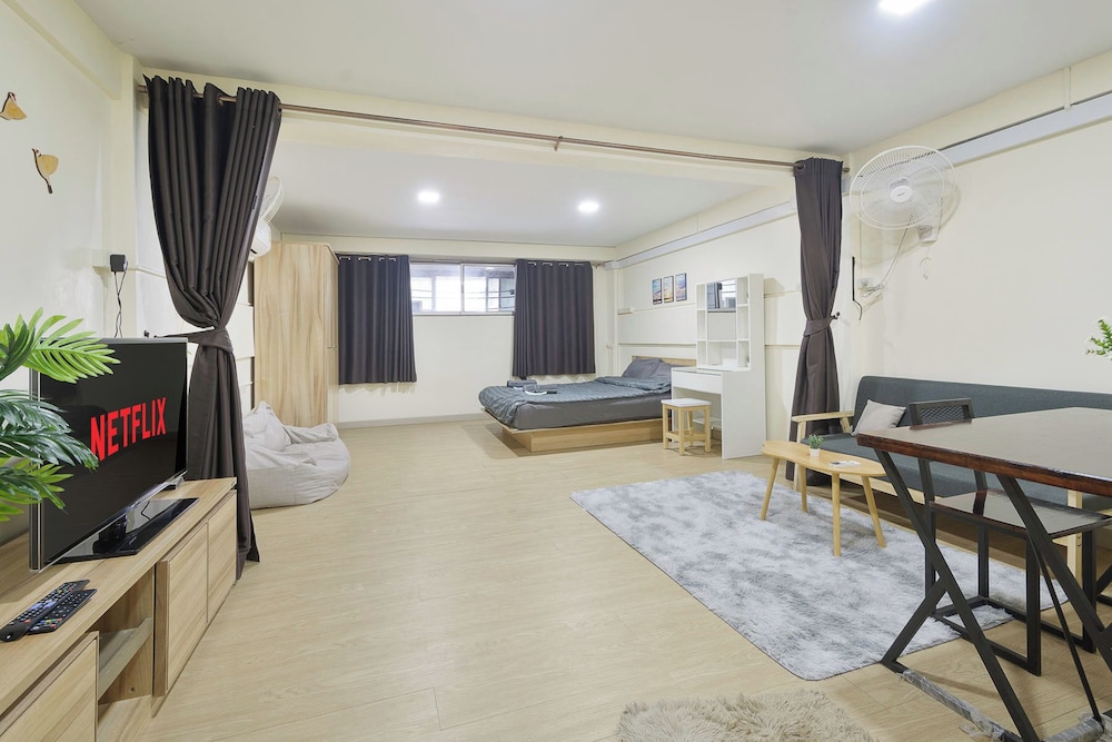 Luxury Studio Suite, Patio, City View photo 1
