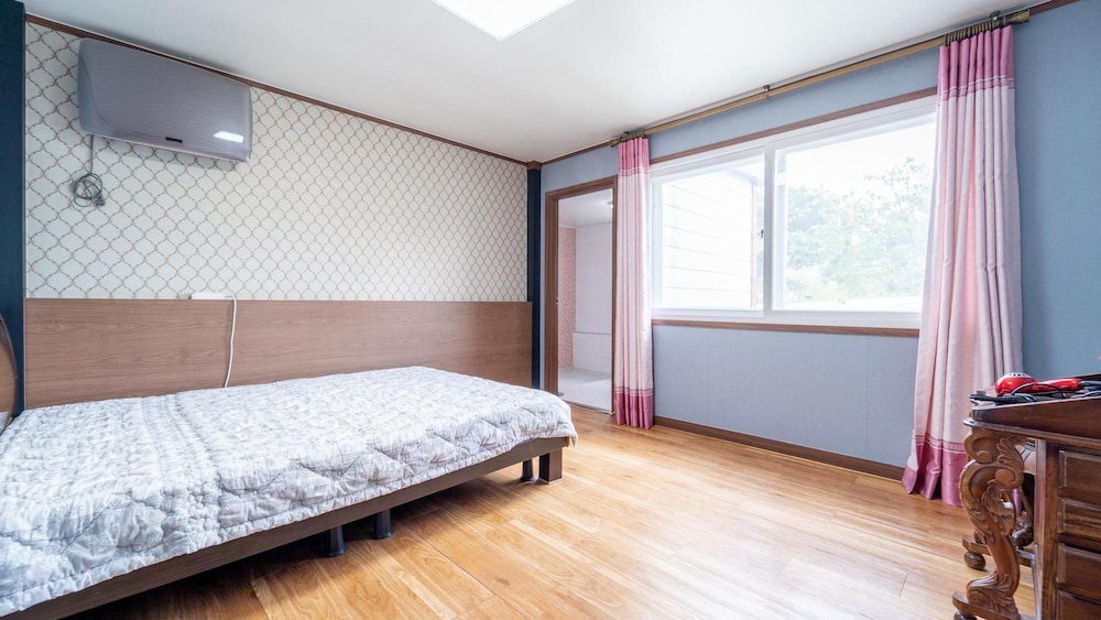 Basic Room, 3 Bedrooms (Maldives(Oceanview,group)) - Photo 8