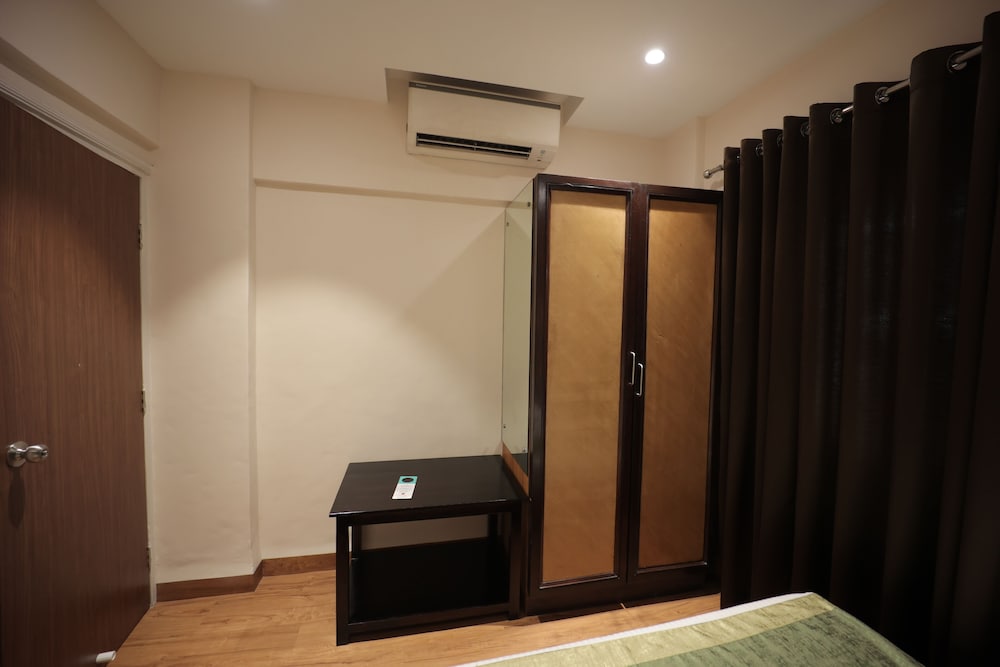 Standard 1 BHK Twin photo 3