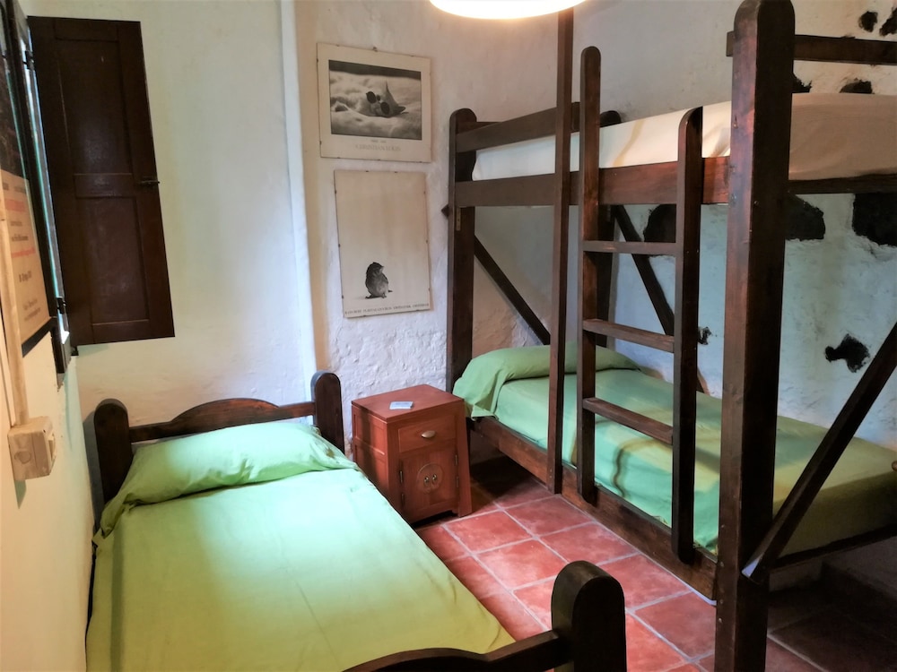 Habitación Familiar Triple, Múltiples Camas