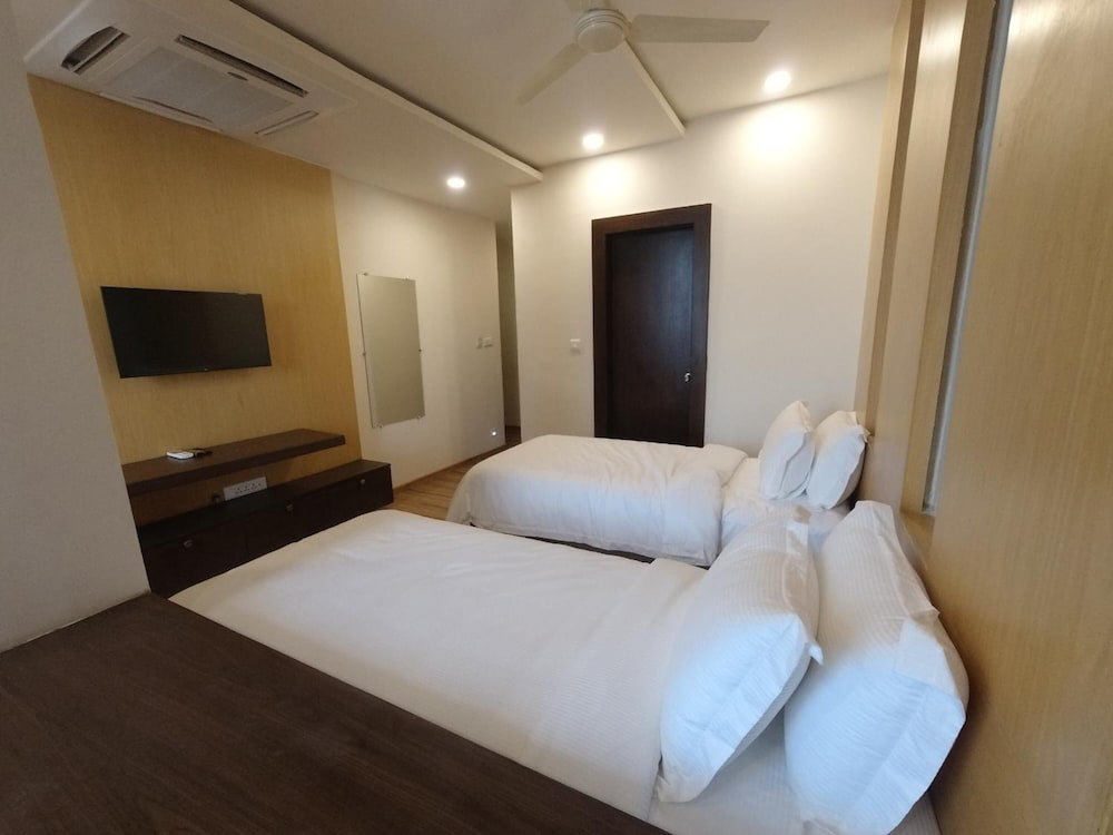 Twin Room, 2 Twin Beds photo 2