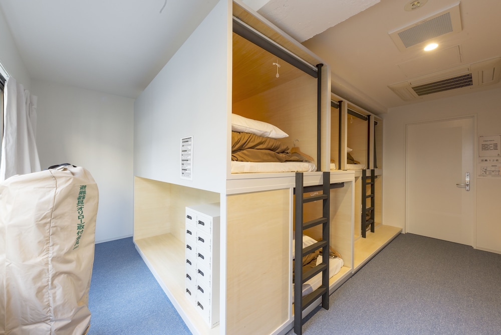Dormitory Room, Men only photo 3