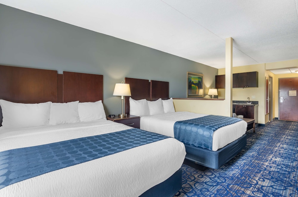 Suite, 2 Queen Beds, Non Smoking, Kitchenette - Photo 1