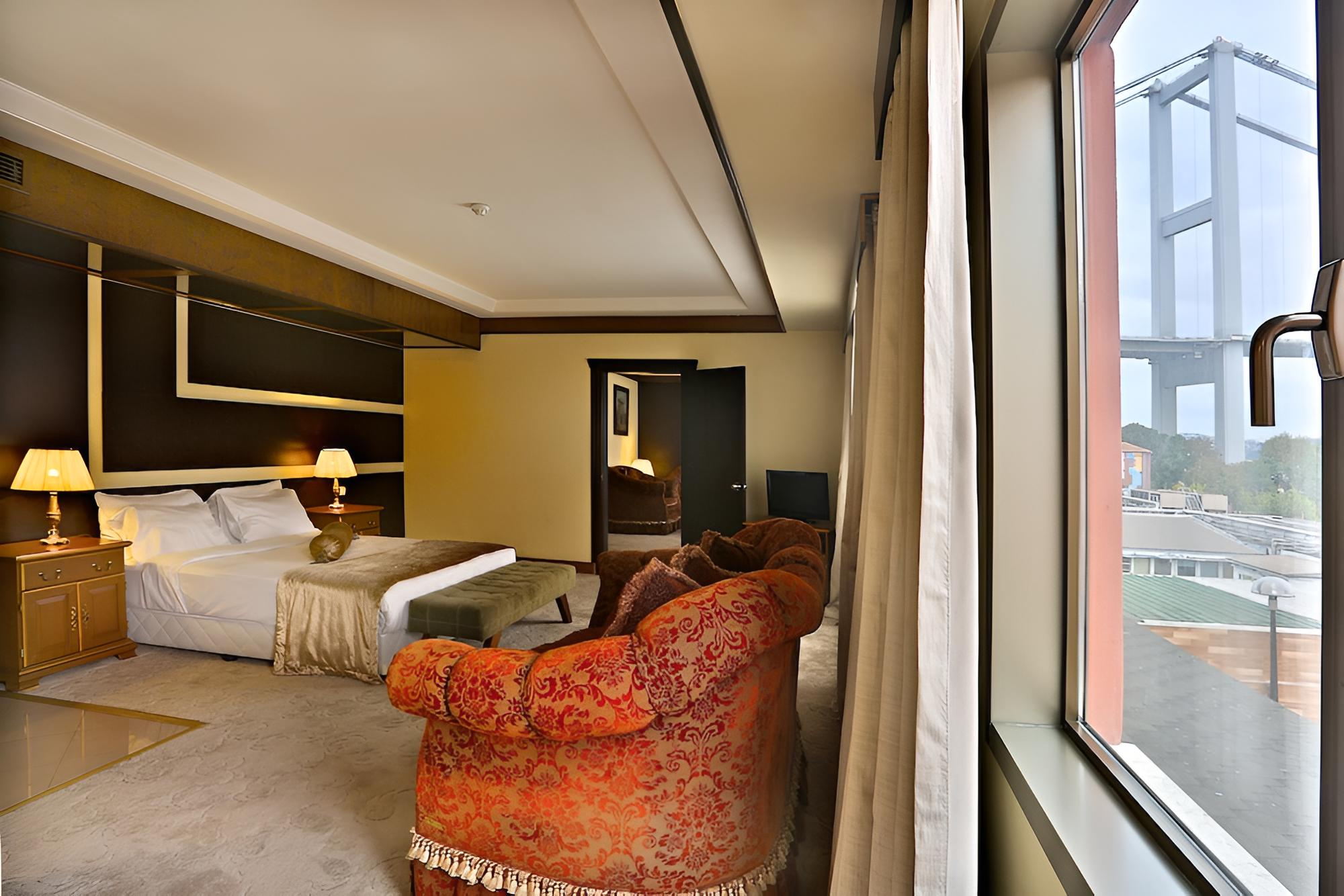Honeymoon Suite photo 3