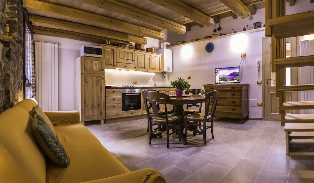 Romantic Apartment, 1 Bedroom, Kitchen, Tower photo 1