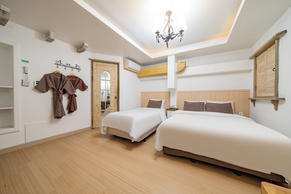 Superior Twin Room photo 3