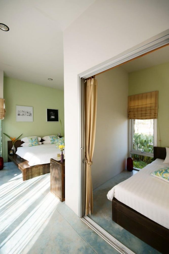 Family Room, 2 Bedrooms