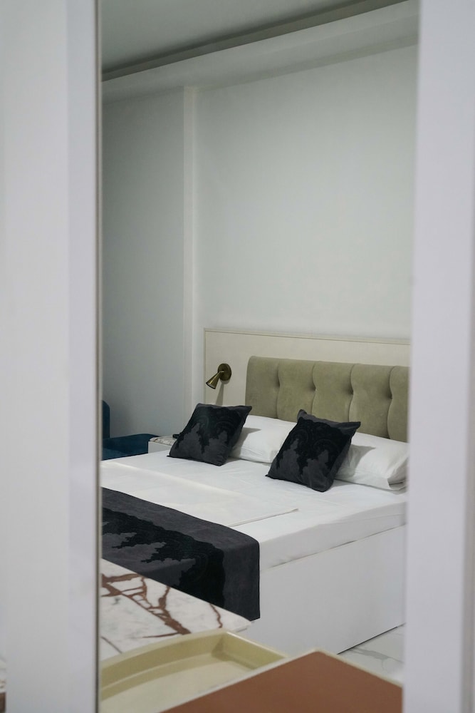 Standard Double or Twin Room photo 3
