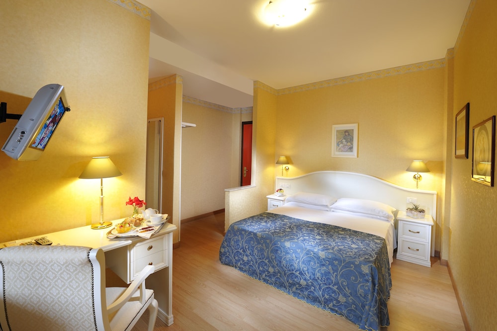 Classic Double Room - Photo 2