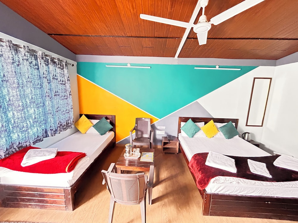 Triple Deluxe Bedroom (1 Double Bed +1 Single Bed) photo 1