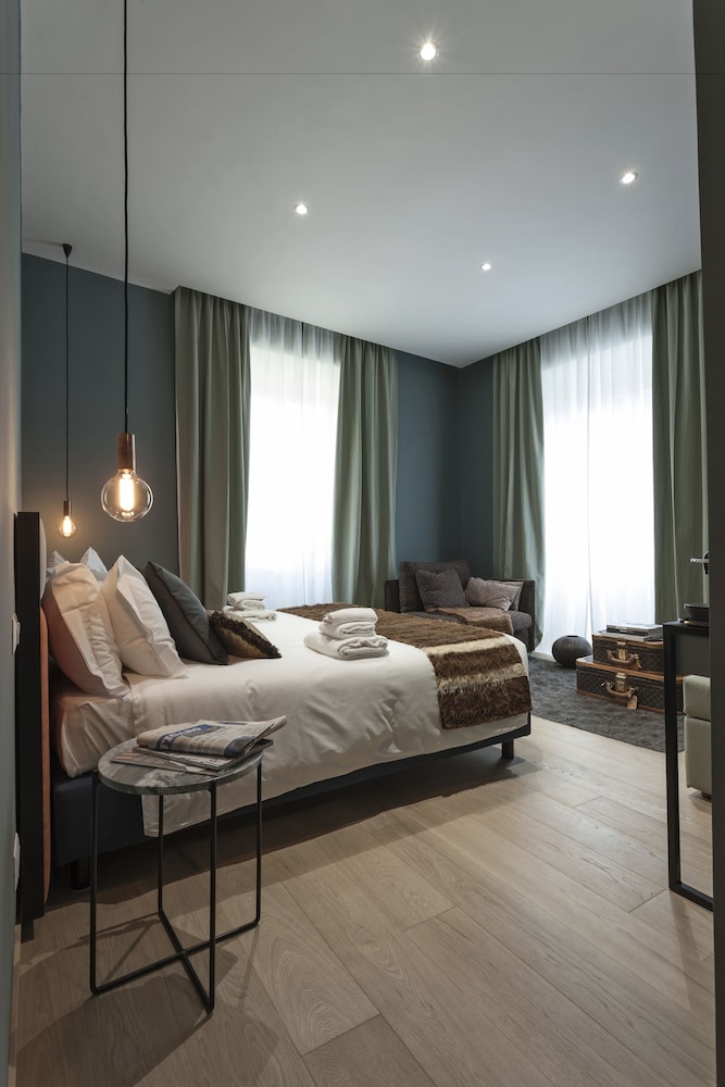 Deluxe Double Room, City View photo 3