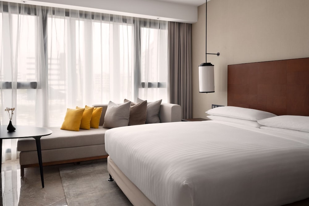 Suite, 1 King Bed