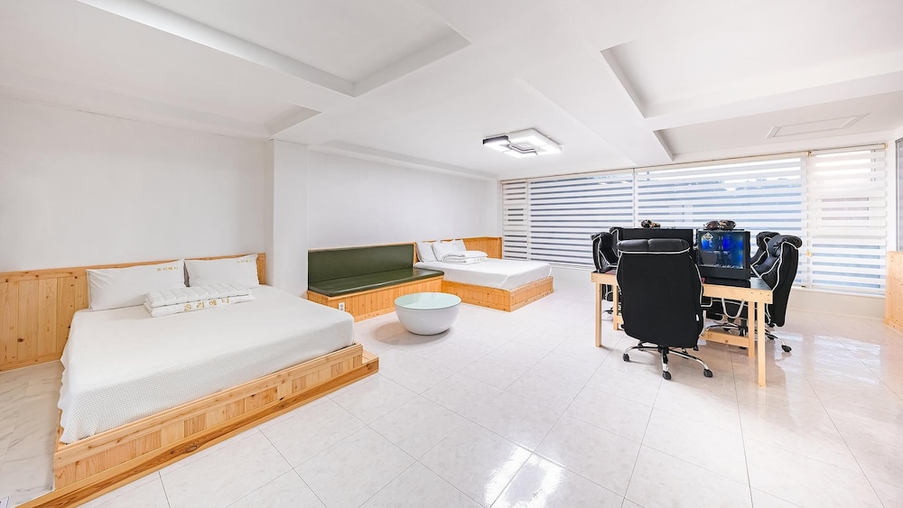 Basic Room, 1 Bedroom (PC302)
